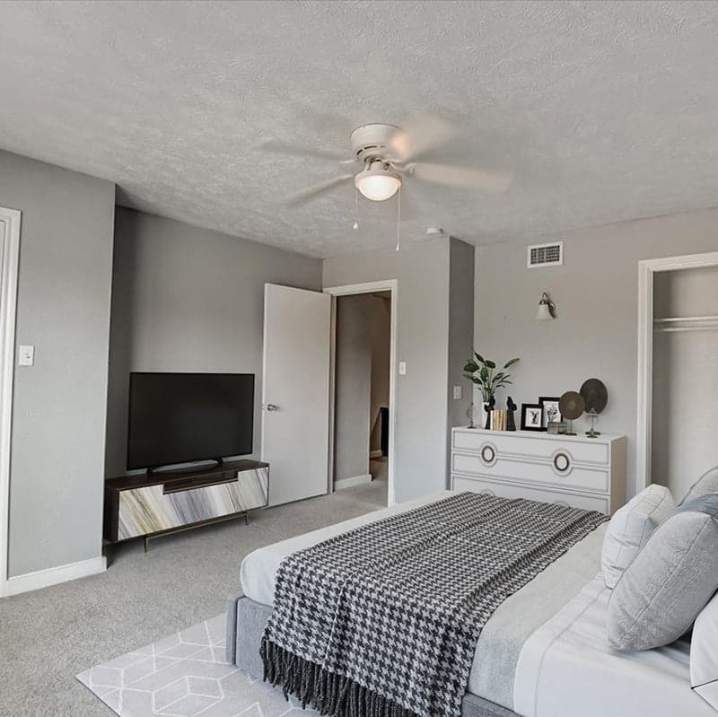 6806a5a65260194bb909e85c_12-Eagle-Dr–012